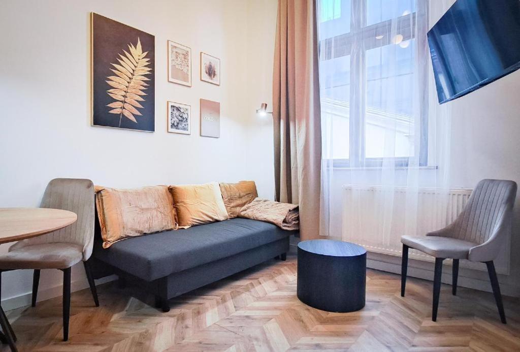 Apartment Lion - Premium With Balcony