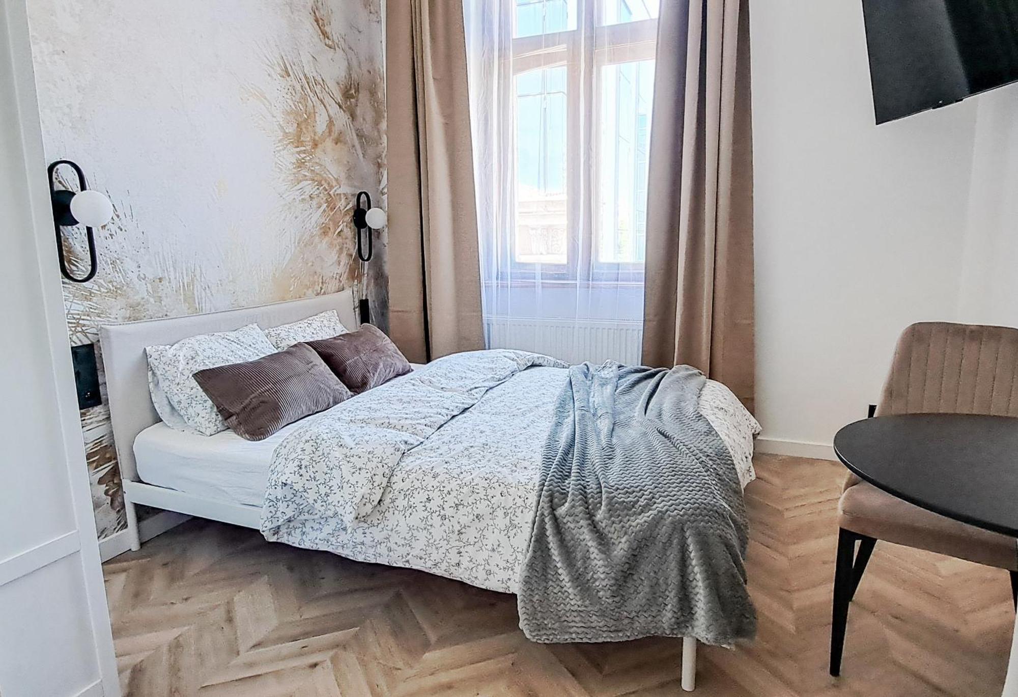 Apartment Lion - Premium With Balcony